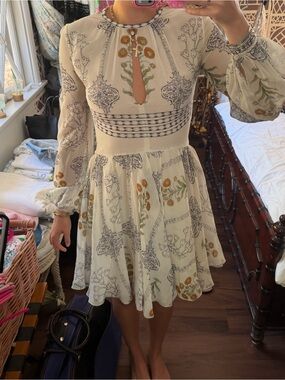 Bohemian Cream Floral Keyhole Long-Sleeve Mini Dress